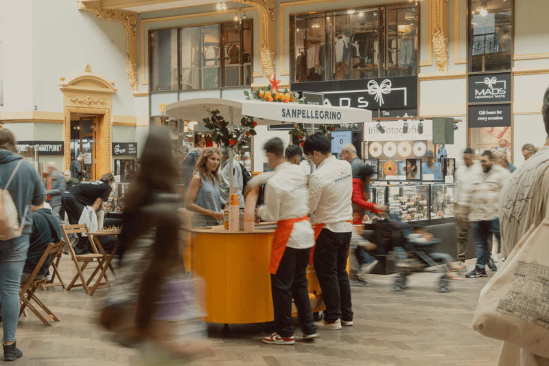 Host(ess) voor topmerken image