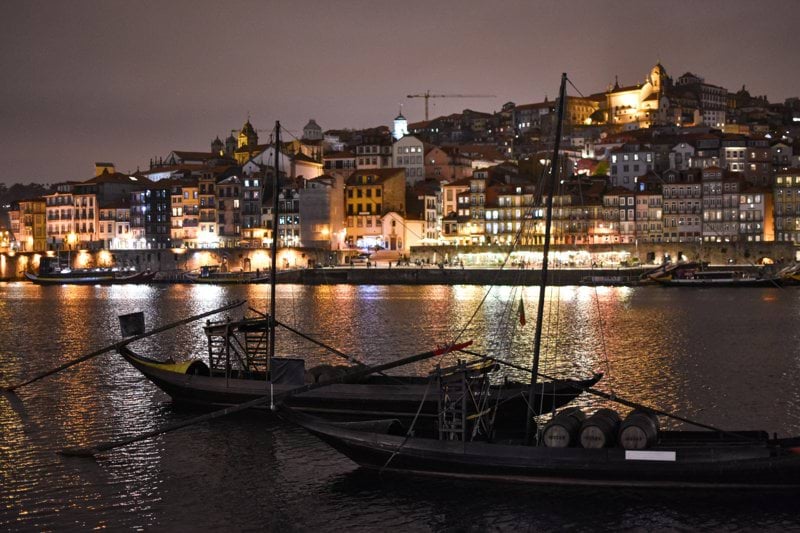 German Customer Support Agent in Porto image