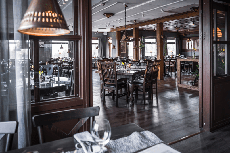 Jobba som servis/bartender med oss på Trillevallens Högfjällshotell image