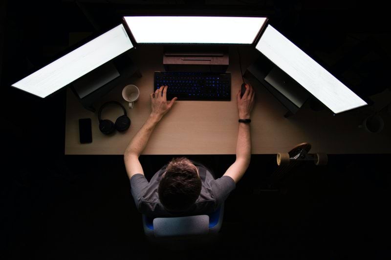 IT security engineer image