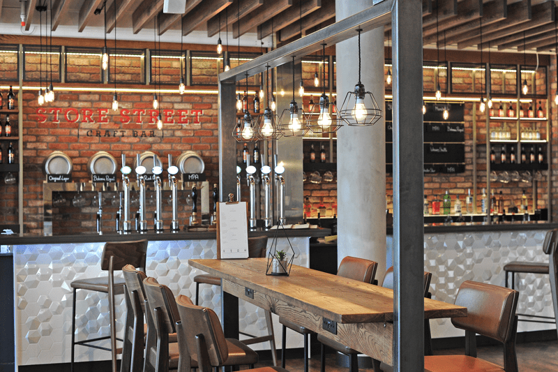 Food and Beverage Assistant image