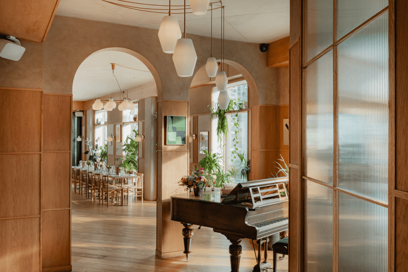 Restaurant Floor Manager image