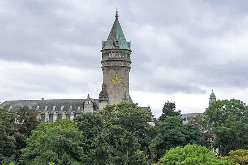 Senior Private Banker - Denmark Desk image