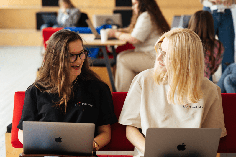 Customer Support Specialist (English) image