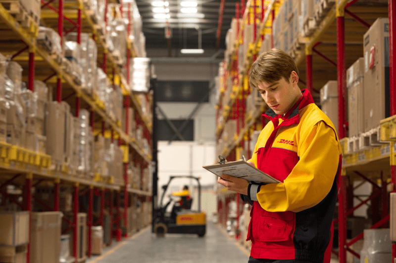 Varastotyöntekijöitä - DHL Supply Chain, Kesätyö image