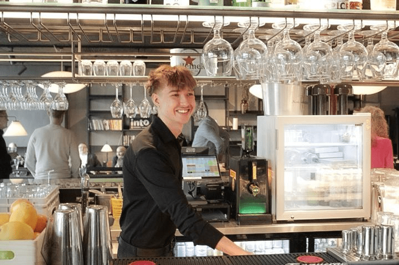 Baaritarjoilijoita Pääkaupunkiseudulle keikkatöihin image