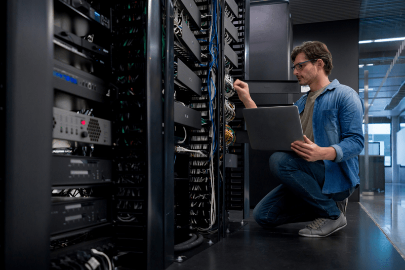 Field Service Engineer image