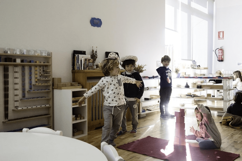 Asistente Montessori AMI 3-6 image
