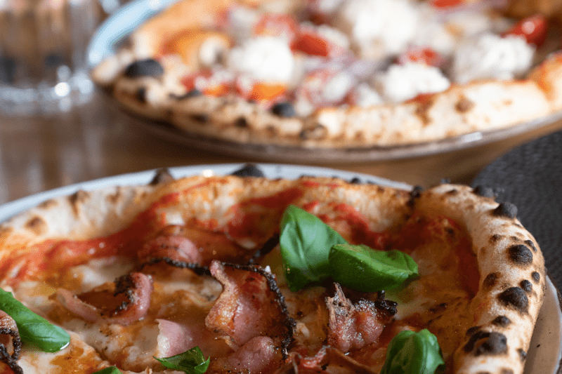 Tarjoilija, Pizzeria Luca Lauttasaari image