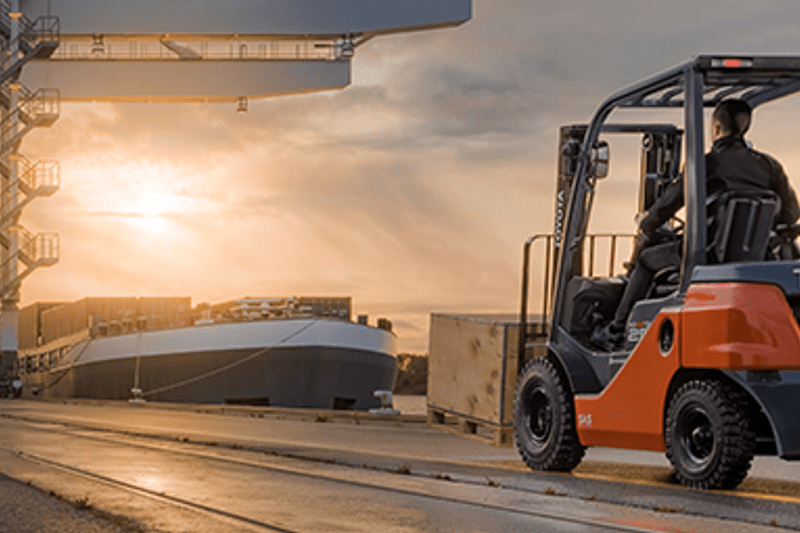 Duktig truckförare i Halmstad image