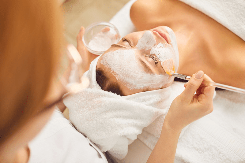Schoonheidsspecialiste/ Beauty Expert image