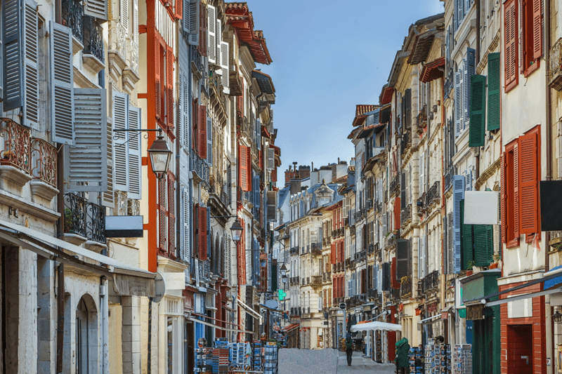 Commercial automobile H/F image