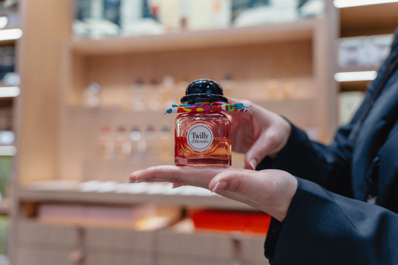 Vendeuse spécialisée en produits dermatologiques – Aéroport de Zaventem image