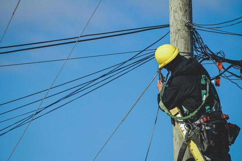 INSTALADOR/A ELECTRICISTA image