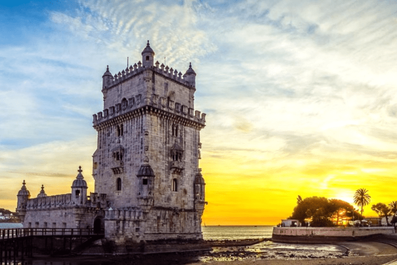 Private Banker - Portugal Desk image