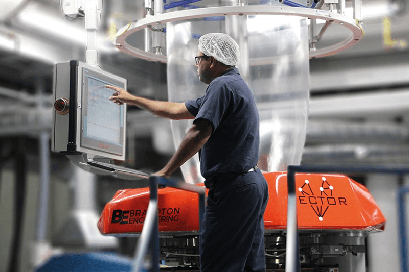 Operario de inyección y soplado image