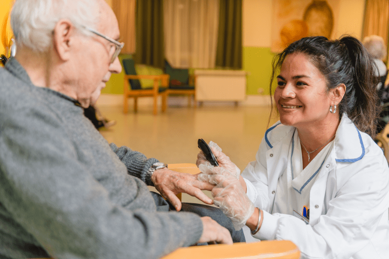 Enfermera/o APERTURA Amavir Ciudalcampo image