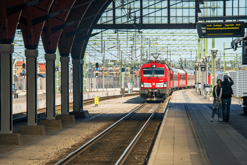 Konduktör ( Tågvärd)  till Snälltåget i Stockholm image