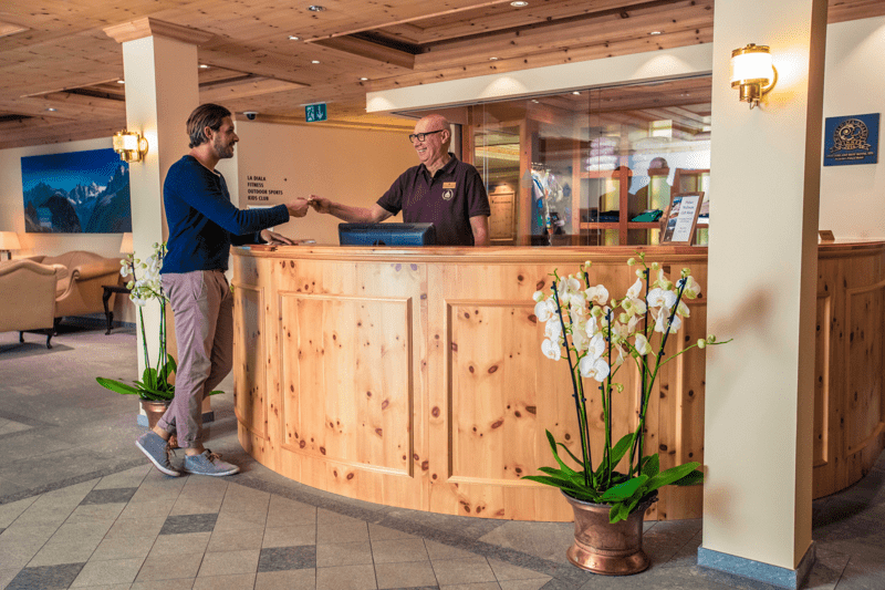 Spa Receptionist image