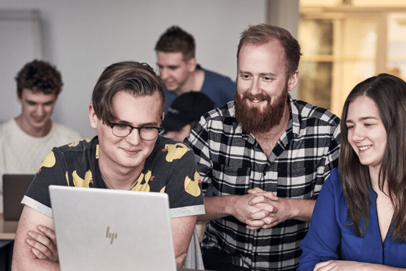 Testare med ansvar för kvalitet och automation image