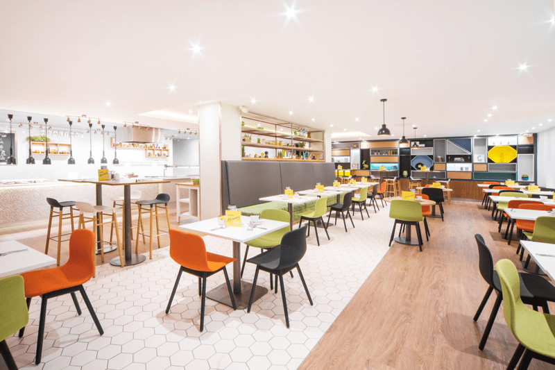 Food and Beverage Assistant image