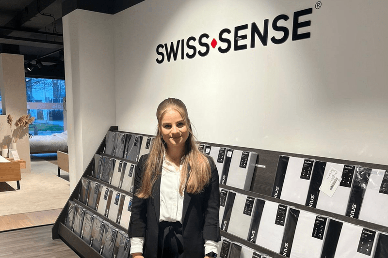 Host(ess) Swiss Sense image