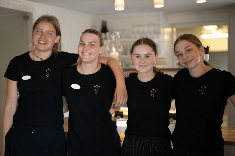 Serveringspersonal till Gränsö slott image