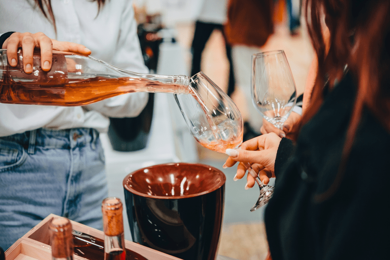 Promoteur - dégustations de vins en supermarché image