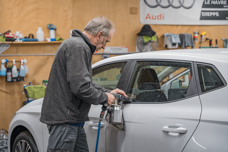 GESTIONNAIRE FLUX VEHICULES ET PREPARATION AUTOMOBILE F/H image