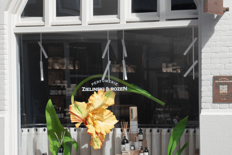 Sales Associate Retail - Madrid image