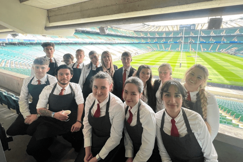 Box waiting staff image