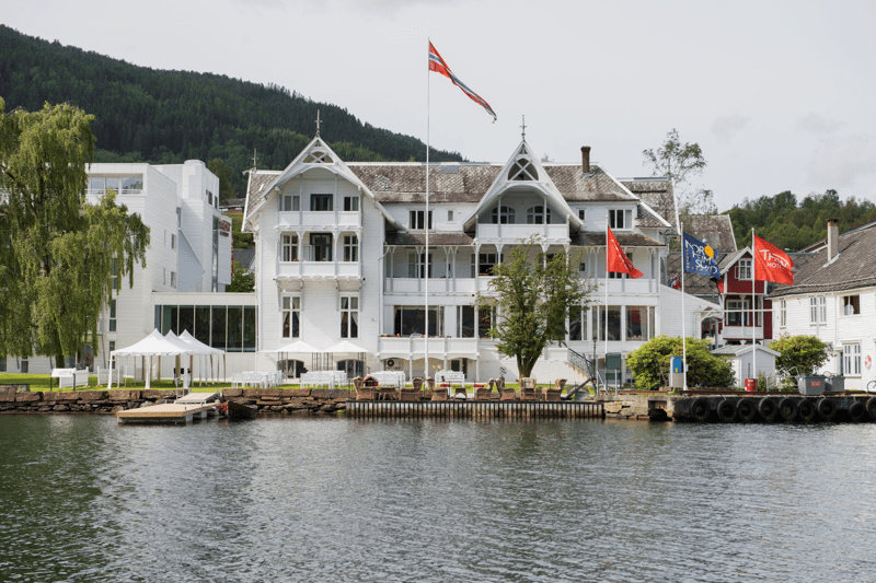 Thon Hotel Sandven søker Resepsjonist image