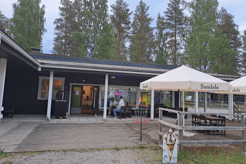Ravintolatyöntekijä, Camping Atrain image