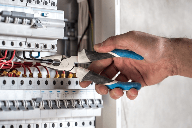 Installateur Electricien CFC (H/F) image