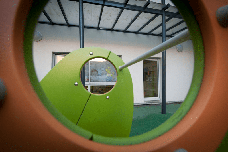 EDUCATEUR DE JEUNES ENFANTS (EJE) - H/F - en crèche - CDI - BOBIGNY (93)  - La Maison Kangourou image