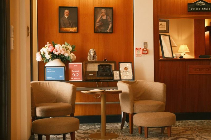 Vastaanottovirkailija Lapin sesonkeihin eri kohteisiin image