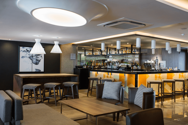 Food and Beverage Assistant image