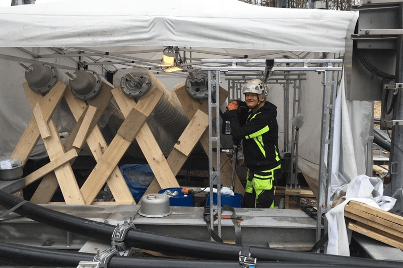 Erfarna resemontörer högspänning image