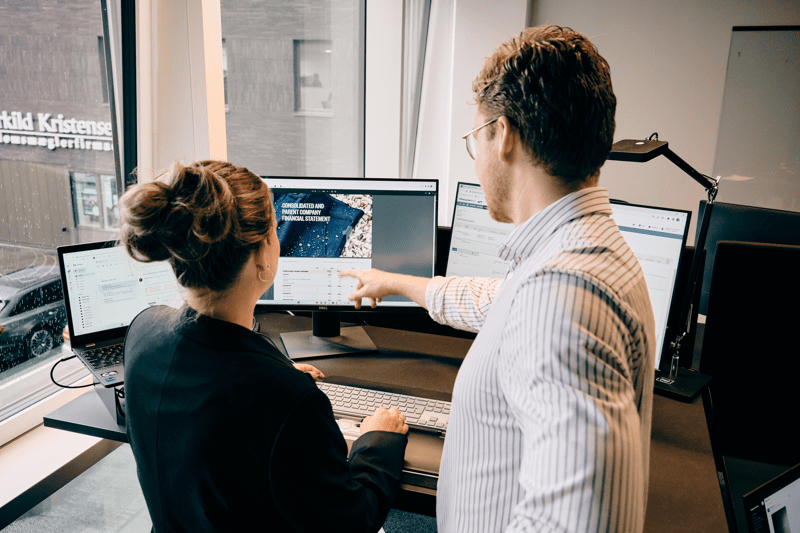 Lead Accountant image