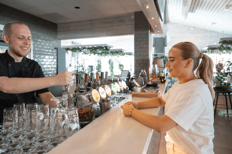 Servering- och barpersonal till Gekås hotellrestauranger image
