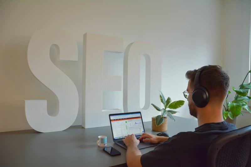 SEO Specialist for iGaming image