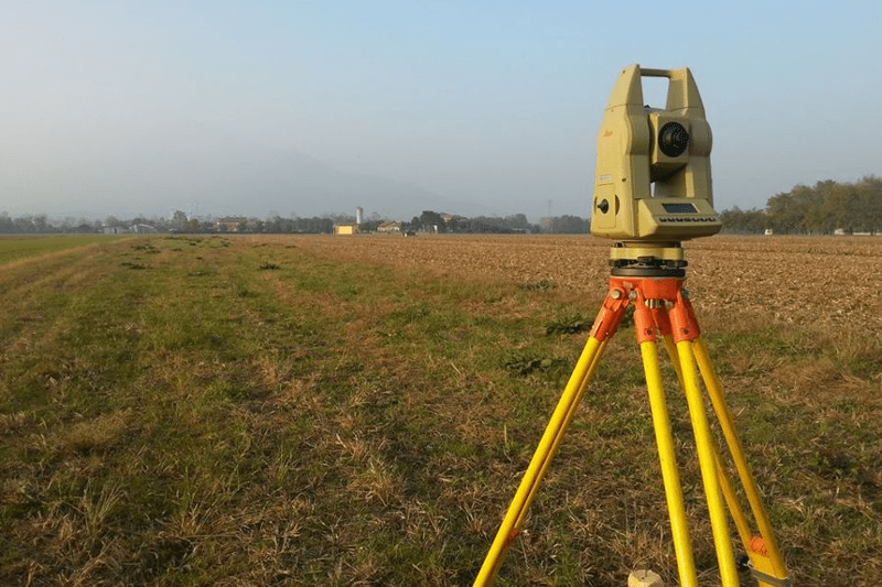 Tecnico per rilievi topografici image