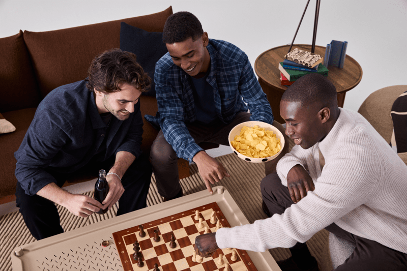 Har du interesse for klær og mote, og vil jobbe hos Decades Madla i julesesongen? image