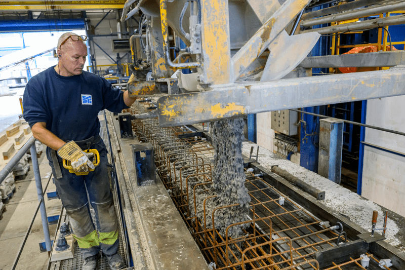 Productiemedewerker beton image