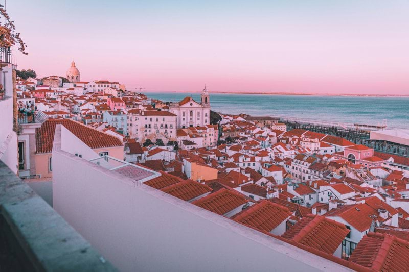 French Customer Service in Lisbon image