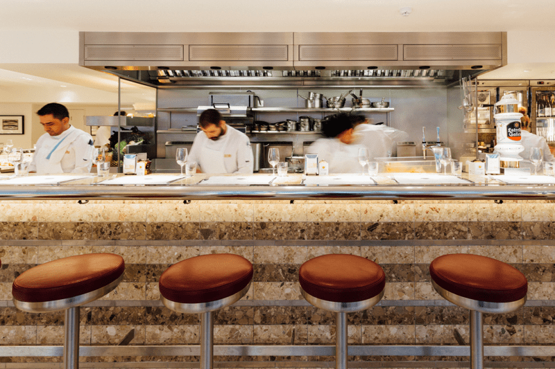Commis Chef image