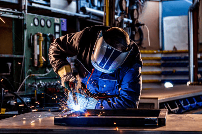 Saldatore a Tig image