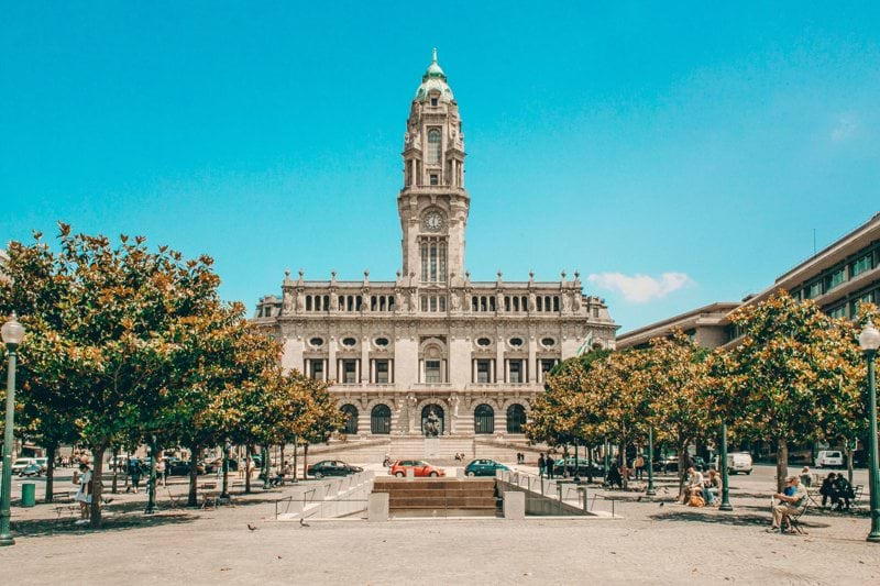 French Customer Service in Porto image