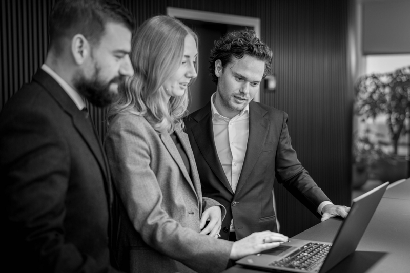 Consultant, Legal Services image