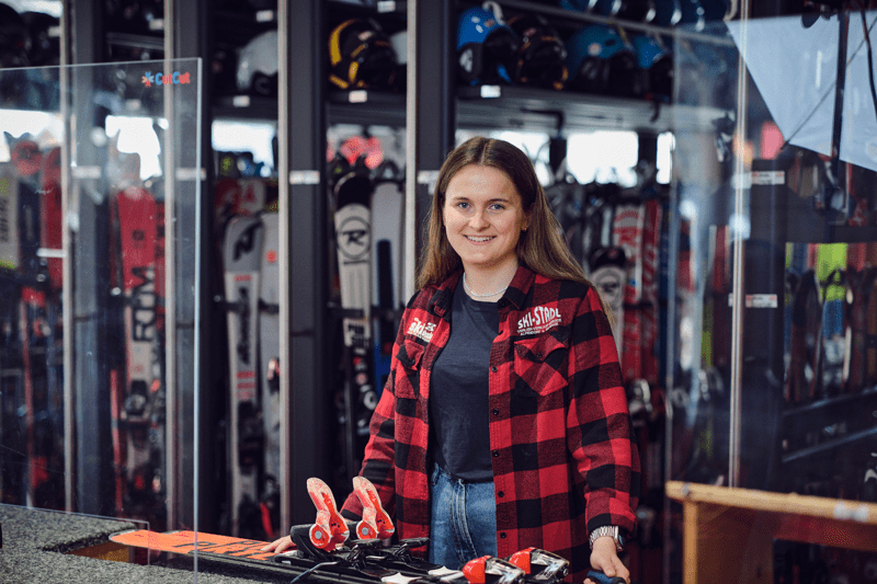 Shopmedarbejder hos SkiStadl image